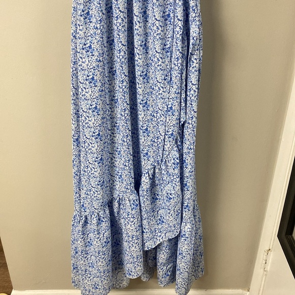 MATERNITY AND POST PARTUM WRAP DRESS BLUE FLORAL PRINT V BACK AND TRUE WRAP - Picture 11 of 15